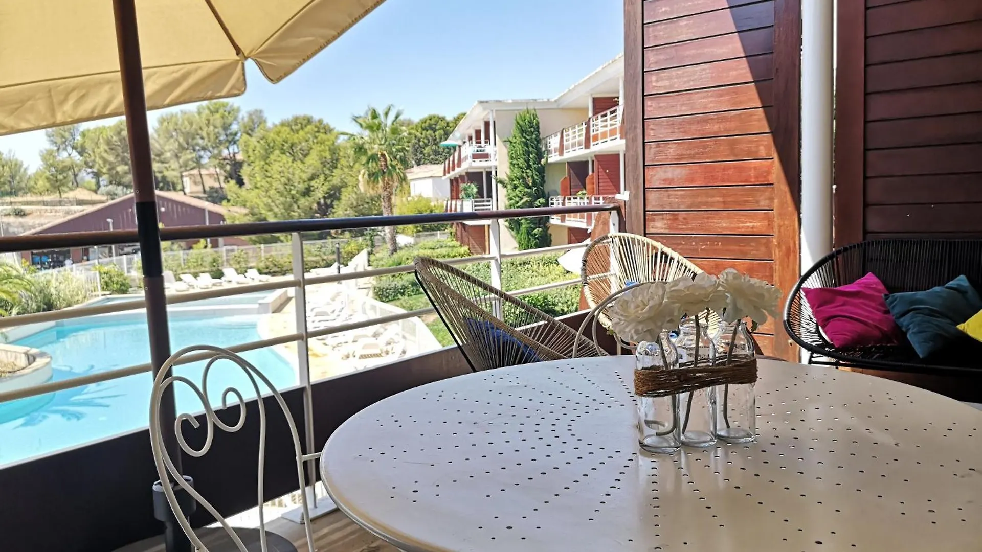 Magnifique T2 Standing Piscine Proche Mer location